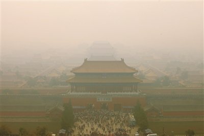 Crowded and Polluted Festa